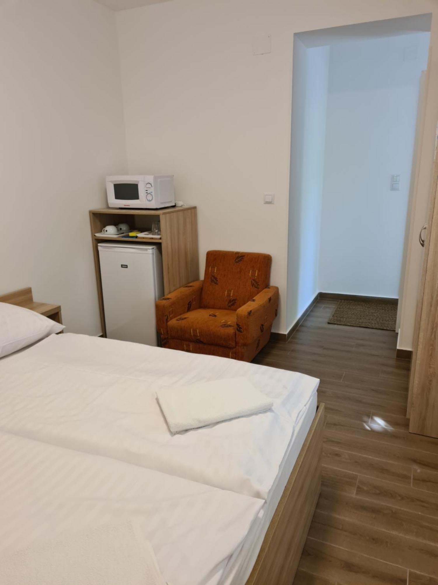 Táncsics Vendégház Siófok Habitación foto